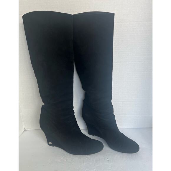 Gucci Black Suede Knee High Wedge Heel Pull On Round Toe Boots 203924 Sz 7.5M - Picture 1 of 13